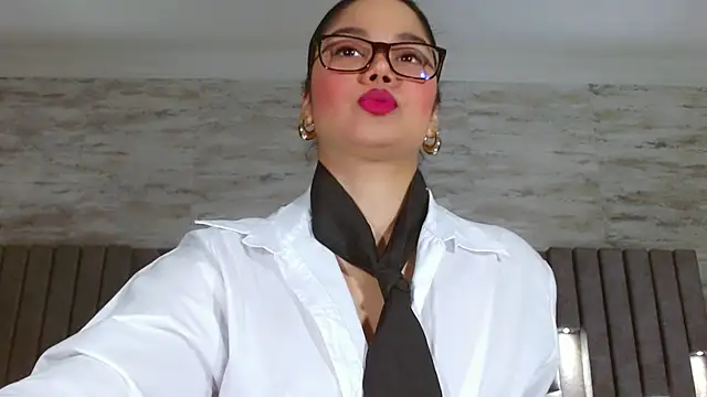 Snapshot of JasmineMoore chatting on 11.12.25 JasmineMoore online show from 11.12.25