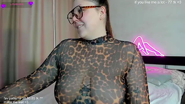 Ruth Oliver online show from 03.10.25