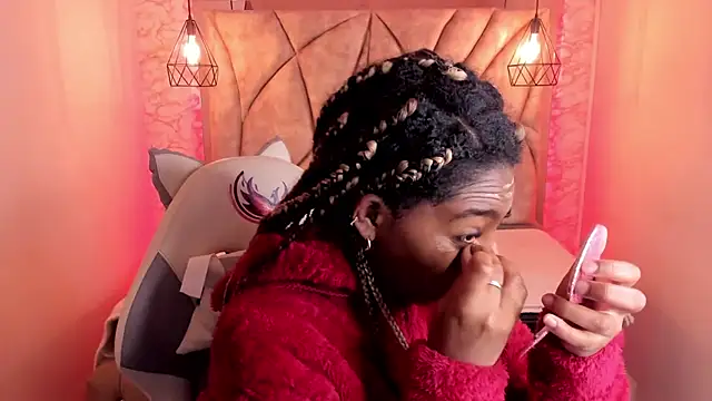 Snapshot of Queen_perla_ chatting on 02.21.25 Queen perla online show from 02.21.25