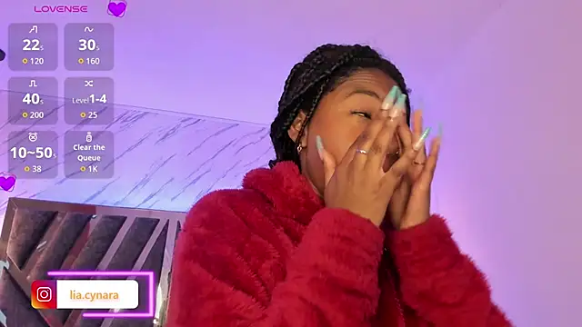 Snapshot of Queen_perla_ chatting on 09.18.25 Queen perla online show from 09.18.25