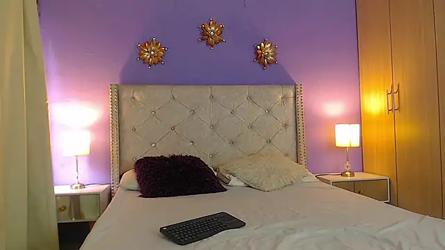 Kim and Mia online show from 03.13.25