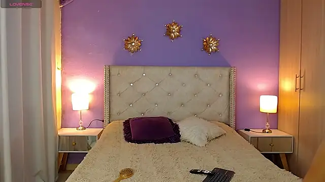 Kim and Mia online show from 10.02.25