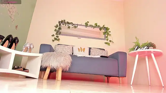 thais dreams online show from 02.17.25