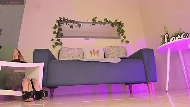 thais dreams online show from 02.20.25