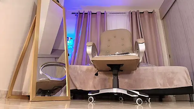 thais dreams online show from 02.27.25