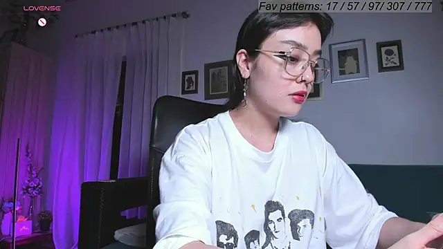 Conlosmichis online show from 03.15.25