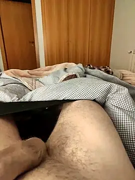 Snapshot of Bemgalado chatting on 12.19.25 Bemgalado online show from 12.19.25