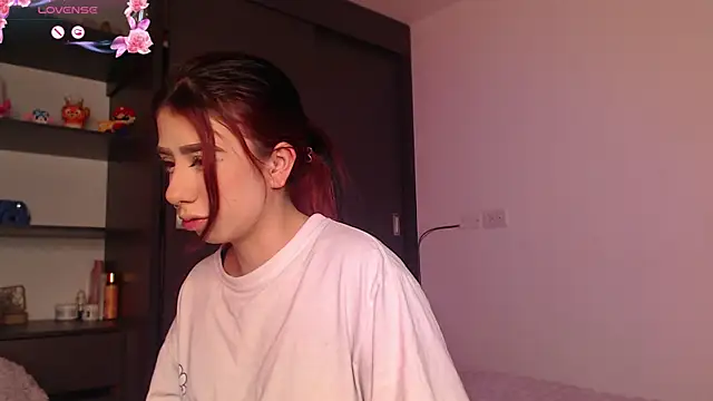 Snapshot of Your_rosalie chatting on 09.25.25 Your rosalie online show from 09.25.25