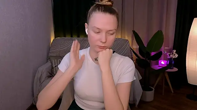 CarolynCohen   online show from 02.16.25