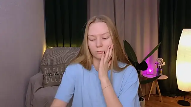 CarolynCohen   online show from 03.02.25