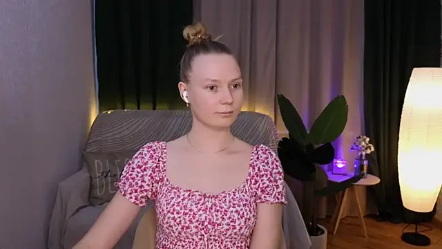 CarolynCohen   online show from 03.04.25