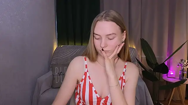 CarolynCohen   online show from 03.06.25