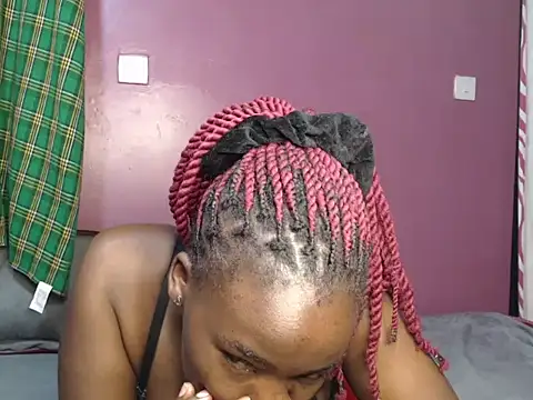 Snapshot of erlyn_misha chatting on 09.24.25 erlyn misha online show from 09.24.25