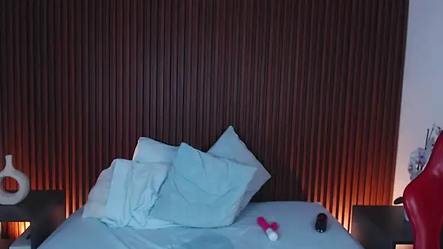 lizowenn  online show from 03.11.25