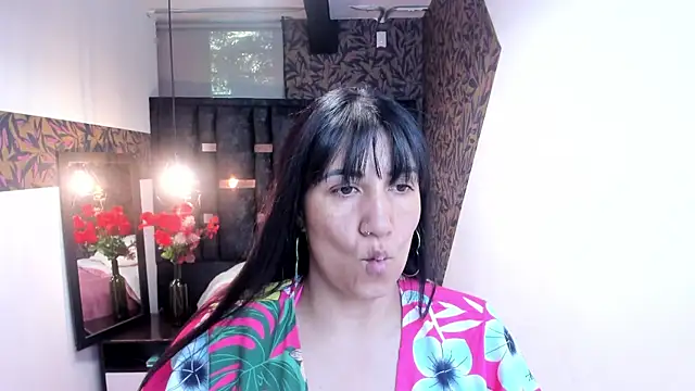 Snapshot of GiaFox_ chatting on 09.21.25 GiaFox online show from 09.21.25