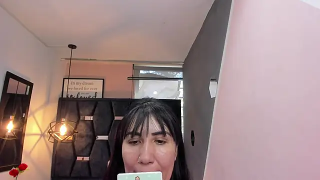 Snapshot of GiaFox_ chatting on 11.27.25 GiaFox online show from 11.27.25