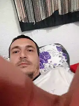 Snapshot of mayk18cm chatting on 10.22.25 mayk18cm online show from 10.22.25