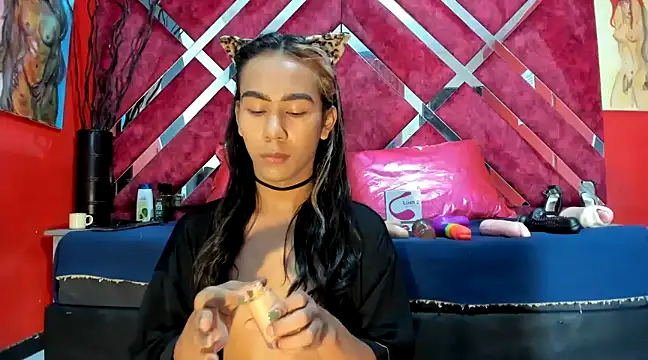 Snapshot of Scarlett_Hot5 chatting on 02.11.25 Scarlett Hot5 online show from 02.11.25