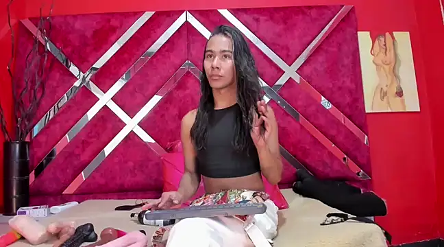 Snapshot of Scarlett_Hot5 chatting on 02.25.25 Scarlett Hot5 online show from 02.25.25