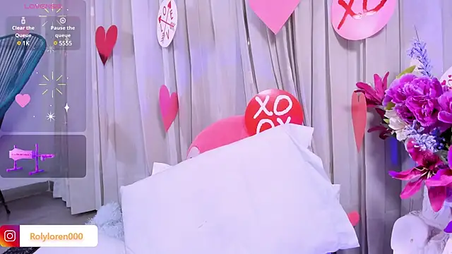 Snapshot of RolyLoren chatting on 02.11.25 RolyLoren online show from 02.11.25