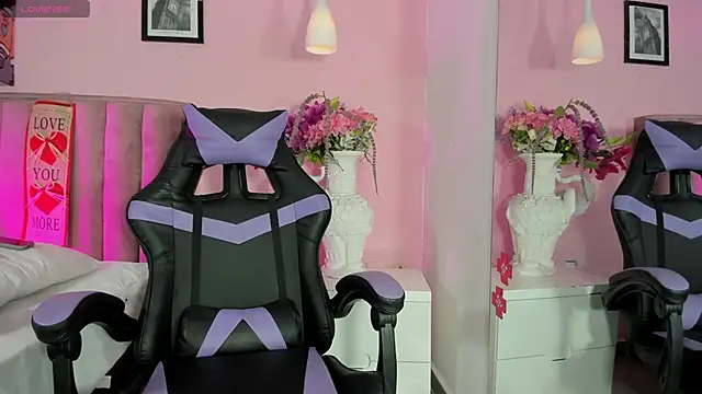 Snapshot of RolyLoren chatting on 02.24.25 RolyLoren online show from 02.24.25