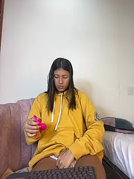 Snapshot of Valentinabaker chatting on 01.29.25 Valentinabaker online show from 01.29.25