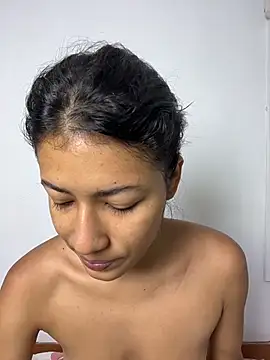 Snapshot of Valentinabaker chatting on 11.03.25 Valentinabaker online show from 11.03.25