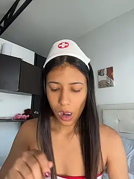 Snapshot of Valentinabaker chatting on 04.08.26 Valentinabaker online show from 04.08.26