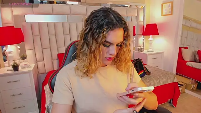 Snapshot of mariiahneedles chatting on 01.17.25 mariiahneedles online show from 01.17.25