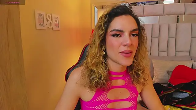 Snapshot of mariiahneedles chatting on 01.23.25 mariiahneedles online show from 01.23.25