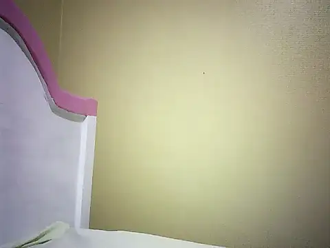 Snapshot of Pierra77 chatting on 09.09.25 Pierra77 online show from 09.09.25