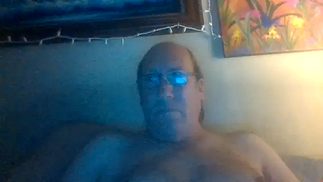 Snapshot of hornyrich69 chatting on 11.02.25 hornyrich69 online show from 11.02.25