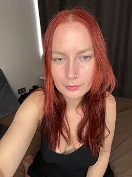 Snapshot of EmmaWarren chatting on 02.07.26 EmmaWarren online show from 02.07.26