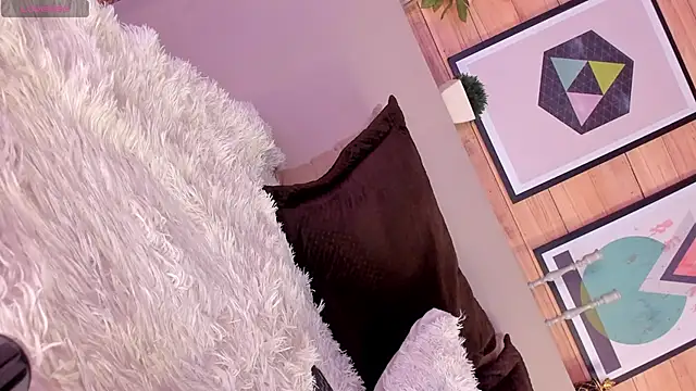 IzzyWild online show from 02.25.25