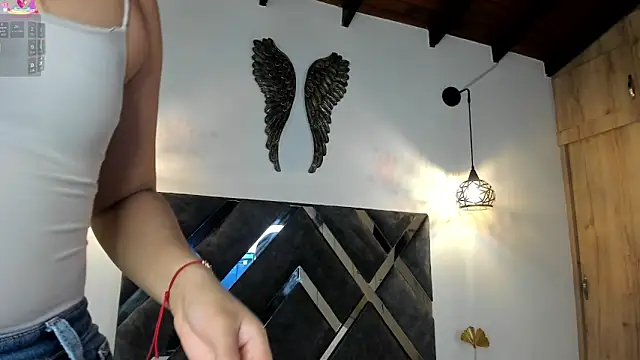 Snapshot of Bianca_zaens2 chatting on 12.22.25 Bianca zaens2 online show from 12.22.25