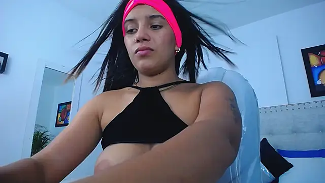 Chiqui milk  online show from 01.27.25