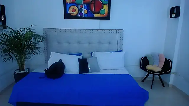 Chiqui milk  online show from 02.14.25