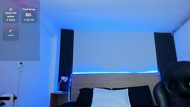 Chiqui milk  online show from 10.13.25