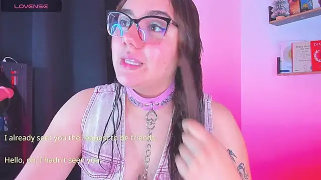 Snapshot of isarhodes_ chatting on 12.29.24 isarhodes online show from 12.29.24