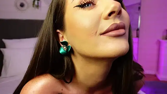 LinaReese online show from 02.11.26