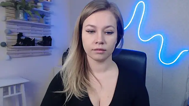 holly xglam online show from 01.03.25