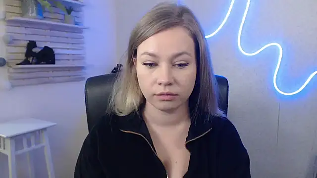 holly xglam online show from 01.24.25