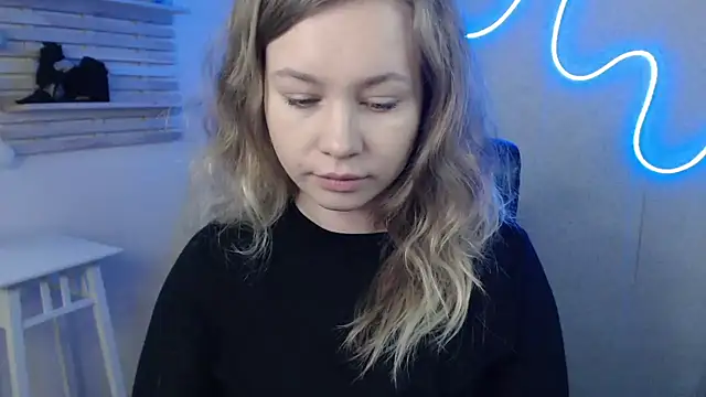 holly xglam online show from 02.11.25