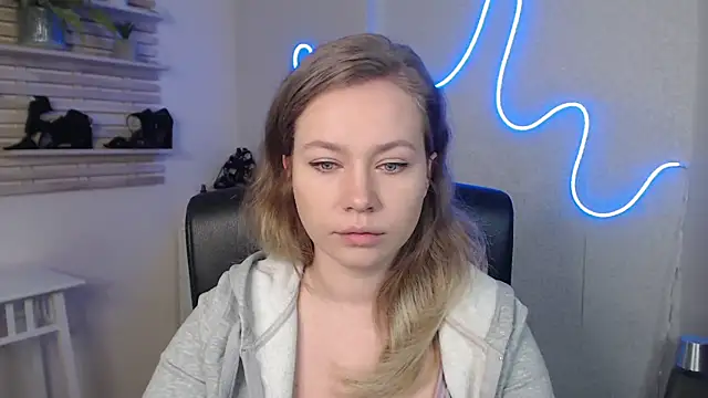 holly xglam online show from 03.06.25