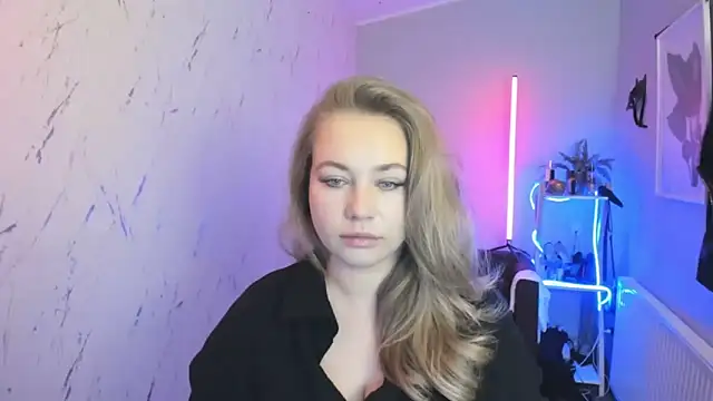 holly xglam online show from 10.17.25