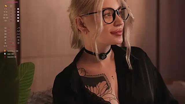 LinaKinky online show from 02.28.25