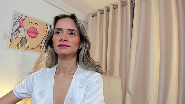 SkiinnyAna online show from 04.25.26