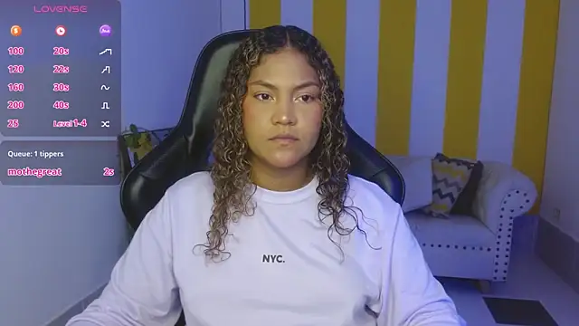 Snapshot of Cristal_War chatting on 01.05.25 Cristal War online show from 01.05.25