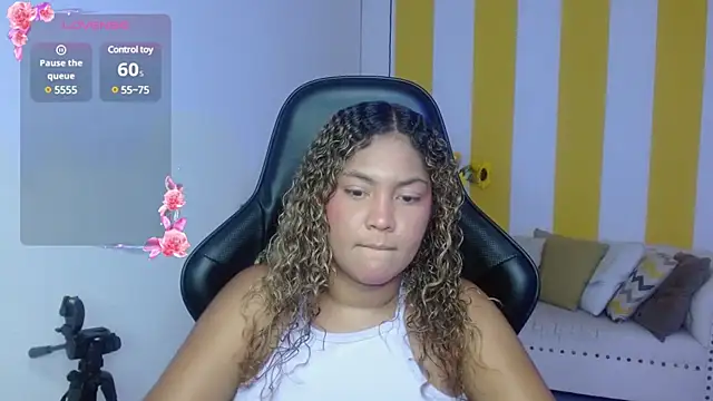 Snapshot of Cristal_War chatting on 02.01.25 Cristal War online show from 02.01.25