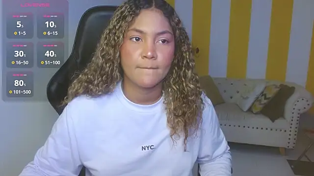 Snapshot of Cristal_War chatting on 02.05.25 Cristal War online show from 02.05.25